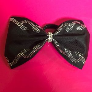 Cheer bow